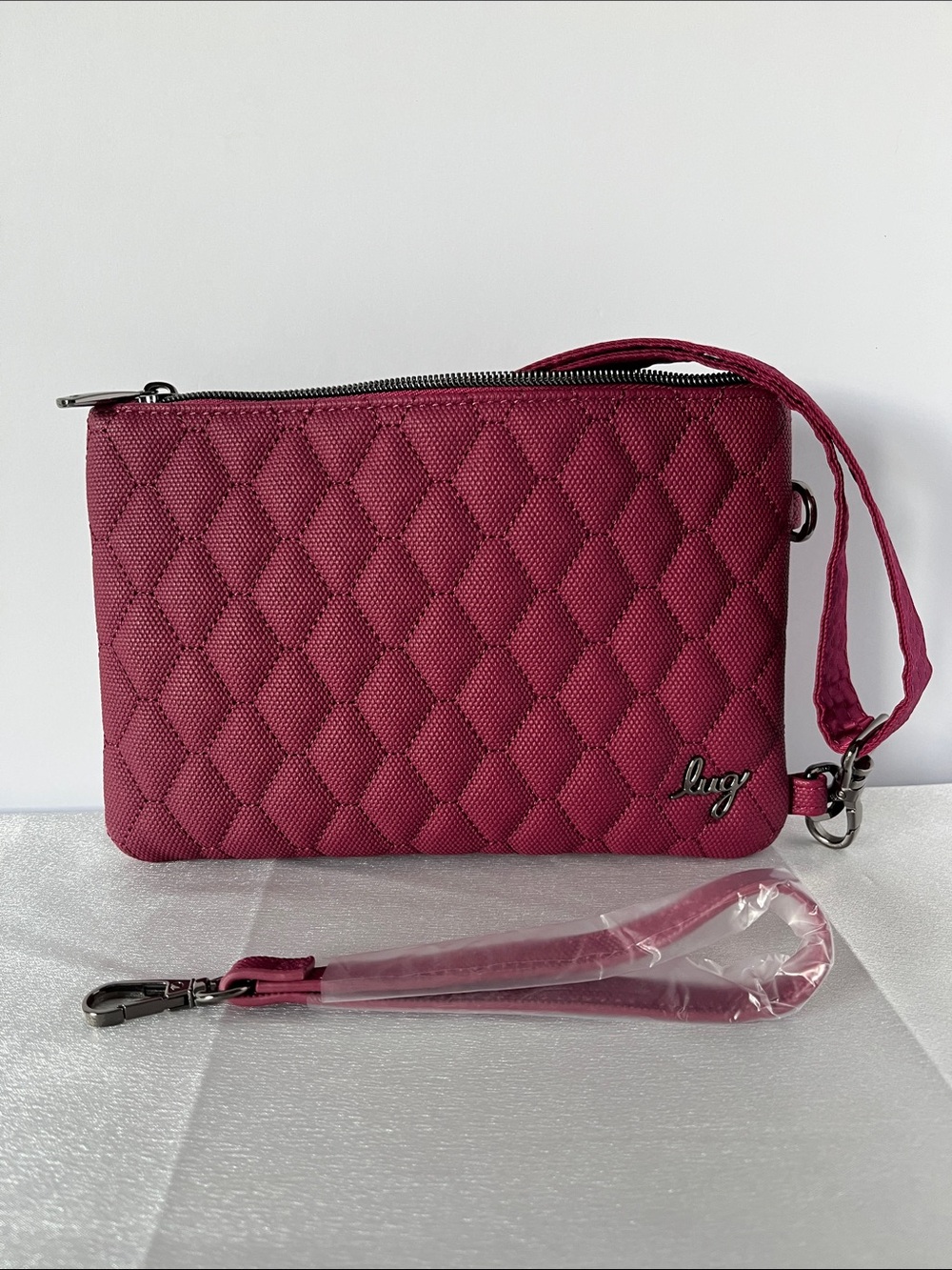 LUG - ** NWOT ** - Peekaboo Matte Luxe VL in Raspberry